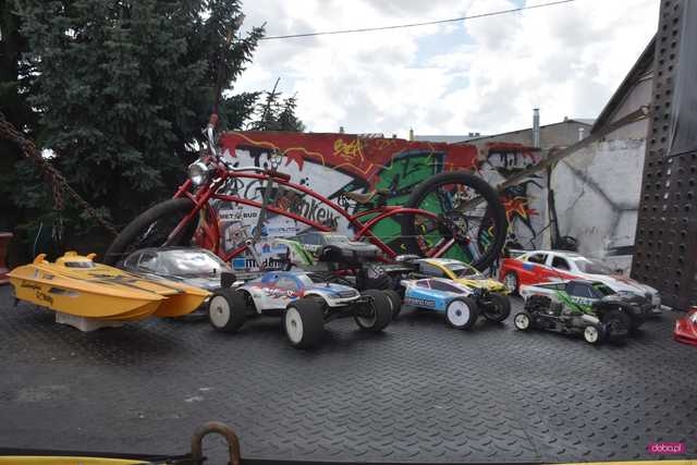 Dzierżoniów. Piknik OPS i RC Monkeys