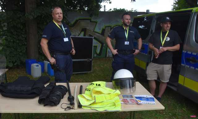Dzierżoniów. Piknik OPS i RC Monkeys