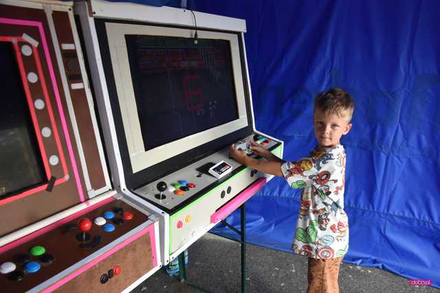 Dzierżoniów. Piknik OPS i RC Monkeys