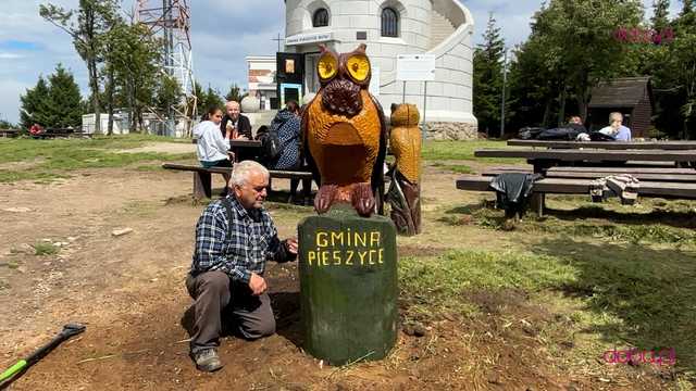 Nowa rzeźba sowy na Wielkiej Sowie 