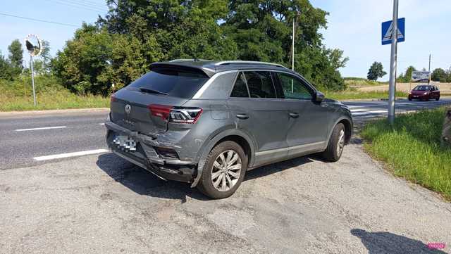 Zderzenie opla i volkswagena w Wilkowie Wielkim
