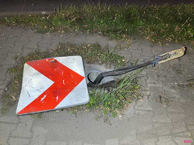 Skodą ściął latarnię