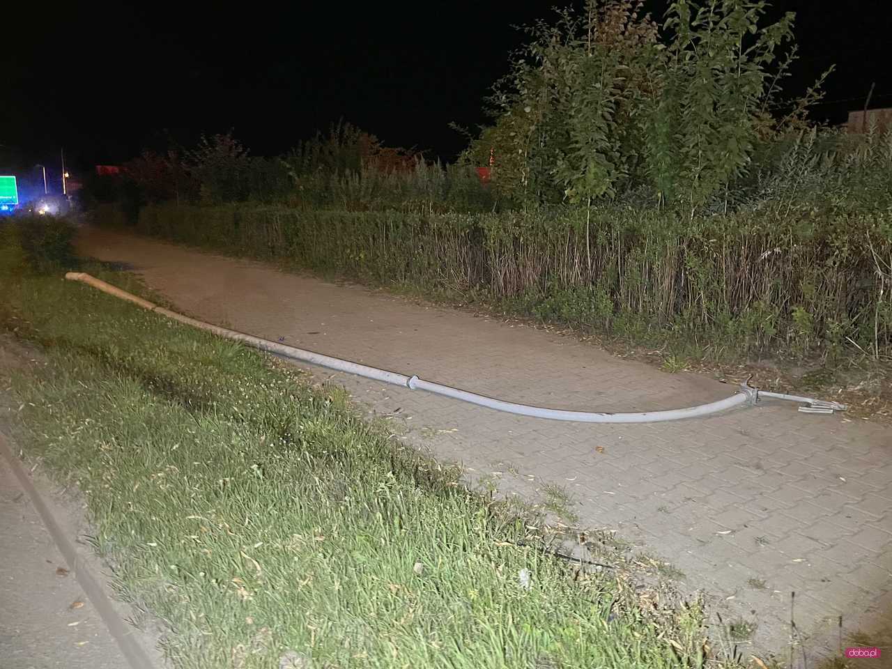 Skodą ściął latarnię