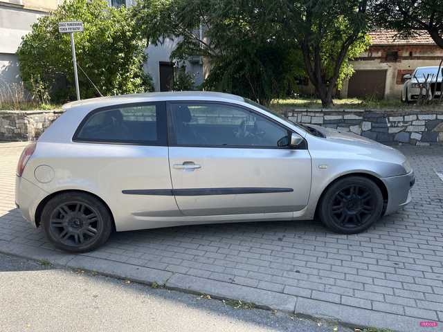 Zderzenie skody z fiatem w Bielawie
