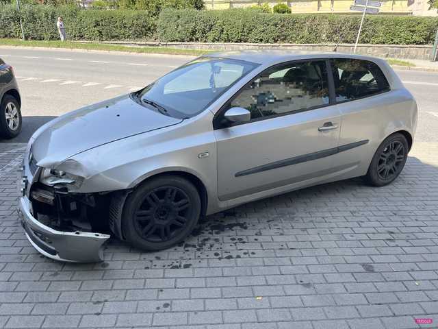 Zderzenie skody z fiatem w Bielawie
