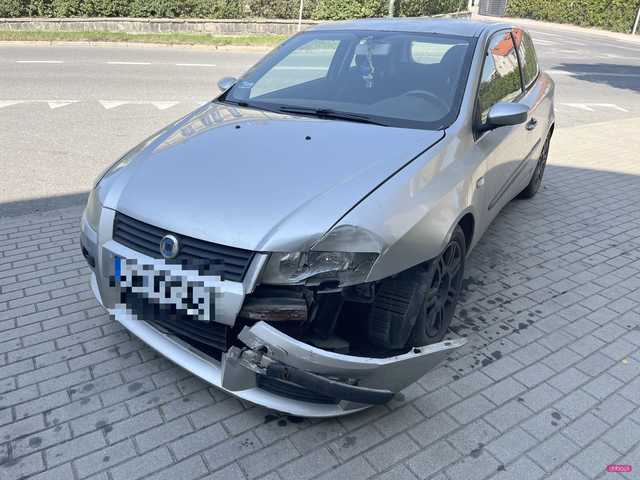 Zderzenie skody z fiatem w Bielawie