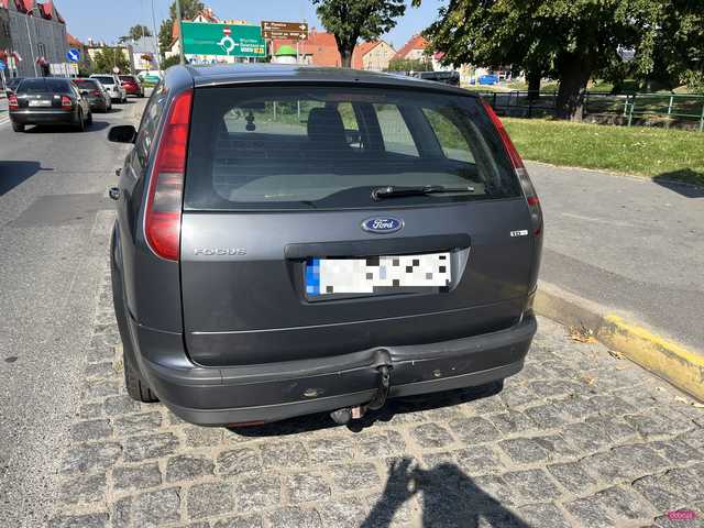 Zderzenie trzech samochodów na Piastowskiej w Bielawie