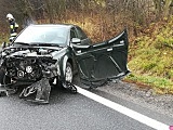 Na 12 km drogi krajowej nr 8 zderzyły się Audi i samochód ciężarowy DAF 