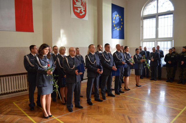 W roku upamiętnienia 101. Rocznicy Odzyskania przez Polskę Niepodległości funkcjonariuszom Zakładu Karnego w Kłodzku nadano wyższe stopnie służbowe