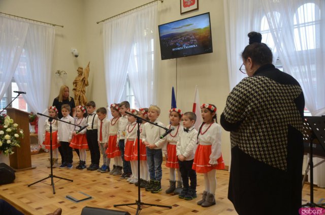 Zabytkowy ratusz po wielu latach ponownie stał się centrum administracji samorządowej miasta i gminy Bystrzyca