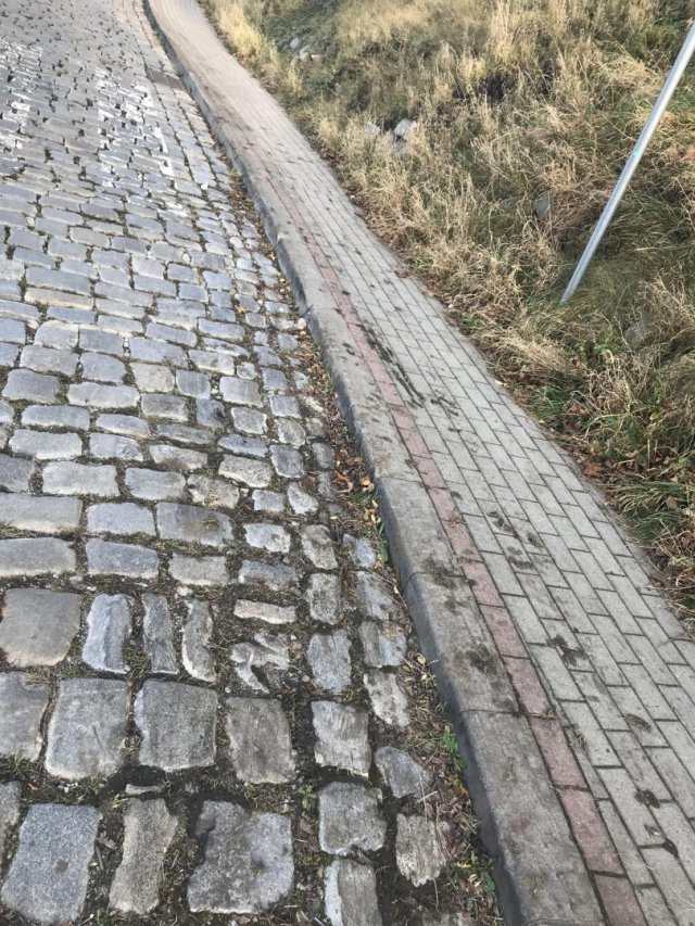 Ponadnormatywny transport przejechał przez Kłodzko 