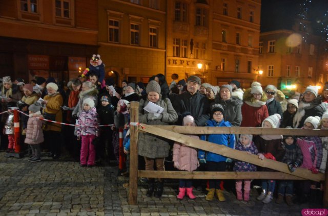 Kolędowanie w Kłodzku odbyło się pod hasłem Podążajmy za Gwiazdą Betlejemską