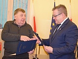 wójt Zbigniew Tur pogratulował prezesom klubów zaangażowania w rozwój ich podopiecznych