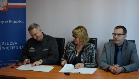 Podpisano dwie umowy skutkujące nawiązaniem szerokiej współpracy z kłodzkim Zespołem Opieki Zdrowotnej