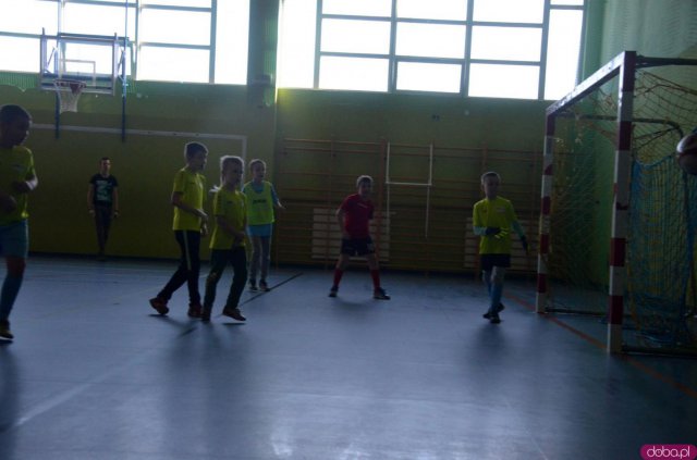 8 lutego w hali sportowej Szkoły Podstawowej im. Orła Białego w Szczytnej, zorganizowany został Turniej Piłki Nożnej o Puchar Burmistrza Szczytnej