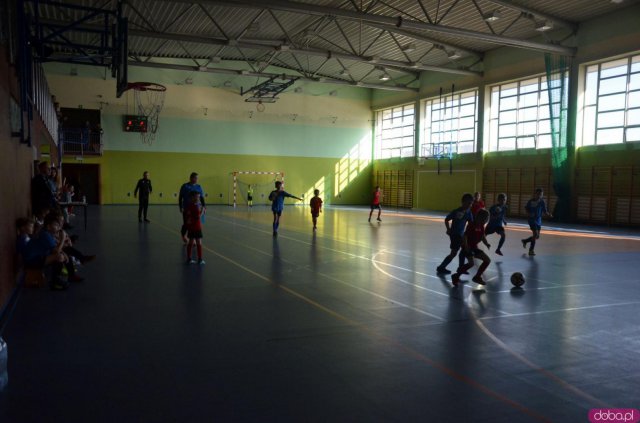 8 lutego w hali sportowej Szkoły Podstawowej im. Orła Białego w Szczytnej, zorganizowany został Turniej Piłki Nożnej o Puchar Burmistrza Szczytnej