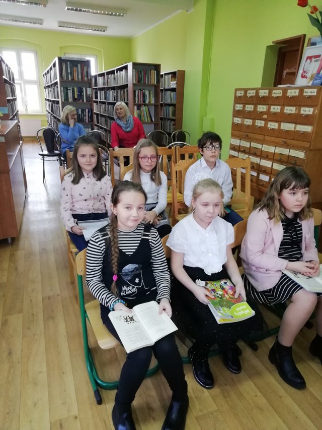 Do przesłuchań w bibliotece w Szalejowie Górnym przystąpiły 64 osoby z siedmiu szkół podstawowych z terenu gminy Kłodzko