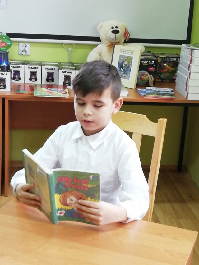 Do przesłuchań w bibliotece w Szalejowie Górnym przystąpiły 64 osoby z siedmiu szkół podstawowych z terenu gminy Kłodzko