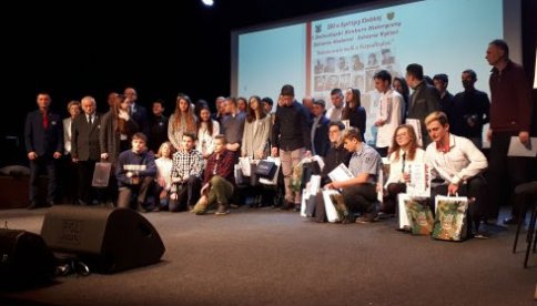 W Bystrzycy Kłodzkiej z okazji Narodowego Dnia Pamięci Żołnierzy Wyklętych w Zespole Szkół Ogólnokształcących zorganizowano konkurs historyczny