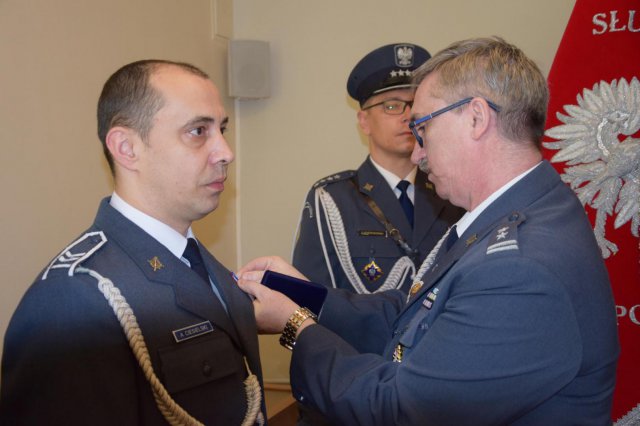 Wręczono akty potwierdzające nadanie wyższych stopni służbowych oraz odznaczenia resortowe