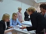 Seniorzy z terenu gminy Kłodzko mogą już bezpłatnie odebrać Ogólnopolską Kartę Seniora
