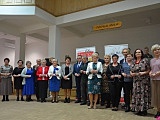Seniorzy z terenu gminy Kłodzko mogą już bezpłatnie odebrać Ogólnopolską Kartę Seniora