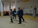 Seniorzy z terenu gminy Kłodzko mogą już bezpłatnie odebrać Ogólnopolską Kartę Seniora