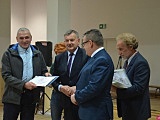 Seniorzy z terenu gminy Kłodzko mogą już bezpłatnie odebrać Ogólnopolską Kartę Seniora