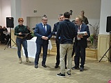 Seniorzy z terenu gminy Kłodzko mogą już bezpłatnie odebrać Ogólnopolską Kartę Seniora