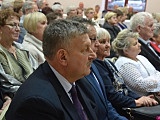 Seniorzy z terenu gminy Kłodzko mogą już bezpłatnie odebrać Ogólnopolską Kartę Seniora