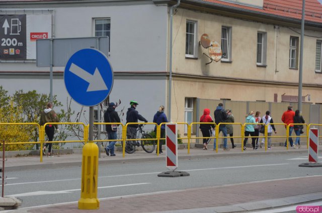 25 kwietnia klikadziesiąt osób pojawiło się na przejściu granicznym Kudowa Słone - Nachod, by zwrócić uwagę na swój problem. 