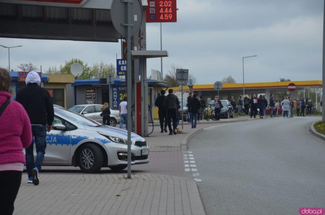 25 kwietnia klikadziesiąt osób pojawiło się na przejściu granicznym Kudowa Słone - Nachod, by zwrócić uwagę na swój problem. 