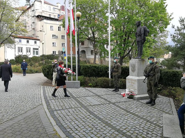 Tegoroczne Powiatowe i Miejskie Obchody z powodu epidemii koronawirusa nie odbyły się jednak w tradycyjnej formie