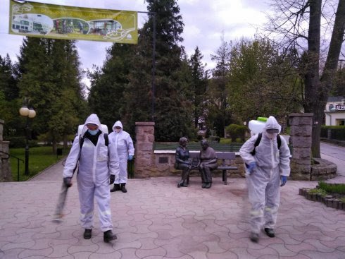 Dezynfekcję przestrzeni publicznej przeprowadzili strażacy OSP z gminy Bystrzyca Kłodzka