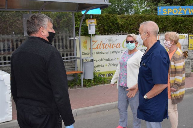 Radni gminy Kłodzko po raz kolejny przeznaczyli swoje diety na niezbędne sprzęty i materiały dla kłodzkiego szpitala