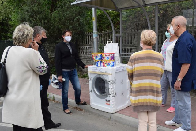 Radni gminy Kłodzko po raz kolejny przeznaczyli swoje diety na niezbędne sprzęty i materiały dla kłodzkiego szpitala