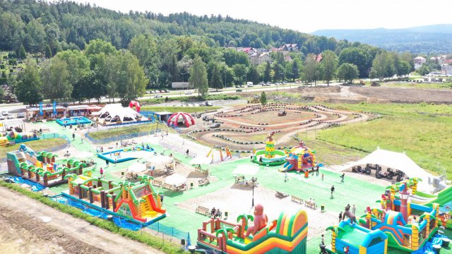 Z początkiem lipca działalność wznowił zlokalizowany w Polanicy-Zdroju, Fun Park