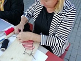 String art., czyli sztuka nawlekania kolorowych nici między punktami zagościła na stałe do oferty Filii Biblioteki Publicznej Gminy Kłodzko w Starym Wielisławi
