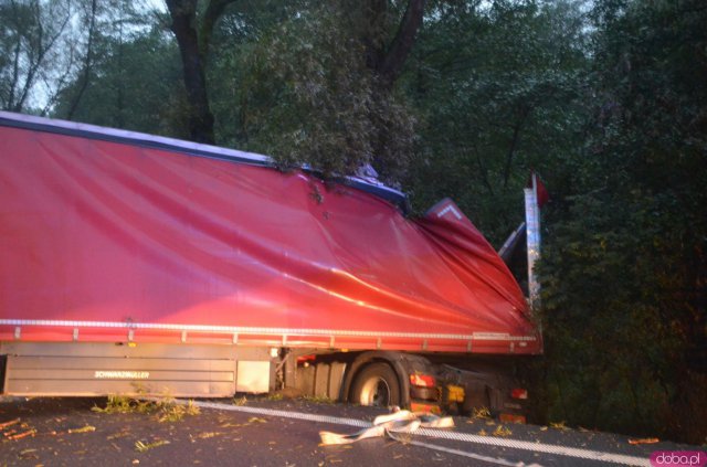 Wypadek na ósemce między Szczytną a Dusznikami-Zdrojem. Droga zablokowana