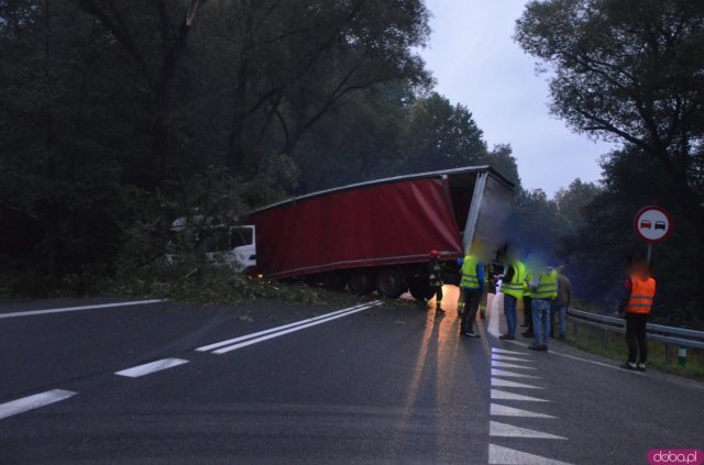 Wypadek na ósemce między Szczytną a Dusznikami-Zdrojem. Droga zablokowana