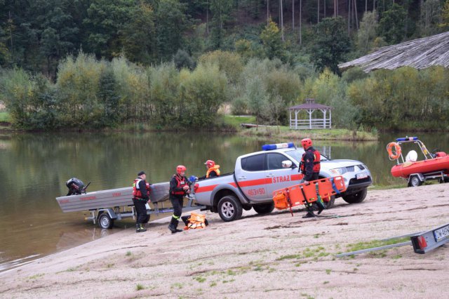 Na zalewie w Gorzuchowie k. Kłodzka, odbyły się powiatowe ćwiczenia ratownicze pn. „WIELKA WODA 2020”
