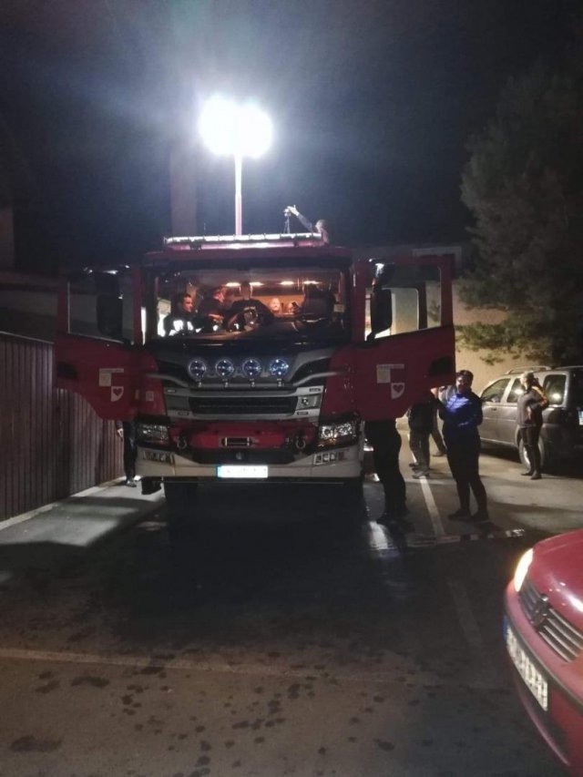Do Ochotniczej Straży Pożarnej w Polanicy-Zdroju trafił  nowy, średni samochód pożarniczy marki SCANIA