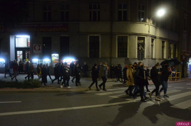 W poniedziałek, 26 października tłumy protestujących pojawiły się na ulicach Kłodzka
