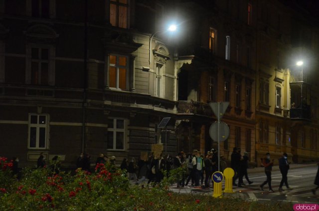 W poniedziałek, 26 października tłumy protestujących pojawiły się na ulicach Kłodzka