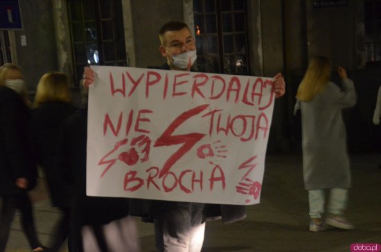 W poniedziałek, 26 października tłumy protestujących pojawiły się na ulicach Kłodzka