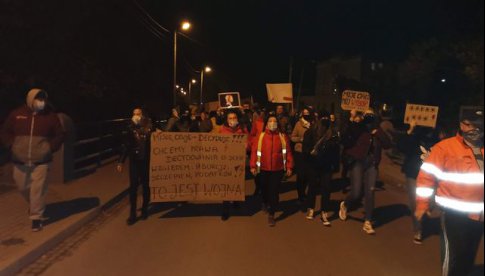 W środę, 28 października protestujący wyszli również na ulice Międzylesia. 