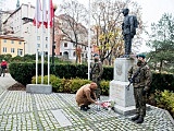 Tegoroczne powiatowe i miejskie obchody Święta Niepodległości w Kłodzku obchodzone było inaczej niż zwykle.