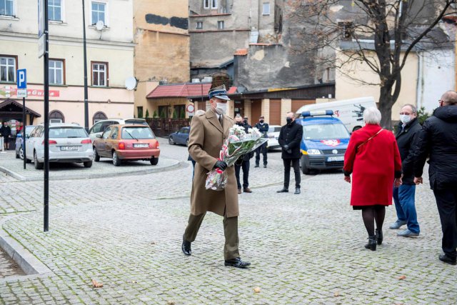 Tegoroczne powiatowe i miejskie obchody Święta Niepodległości w Kłodzku obchodzone było inaczej niż zwykle.