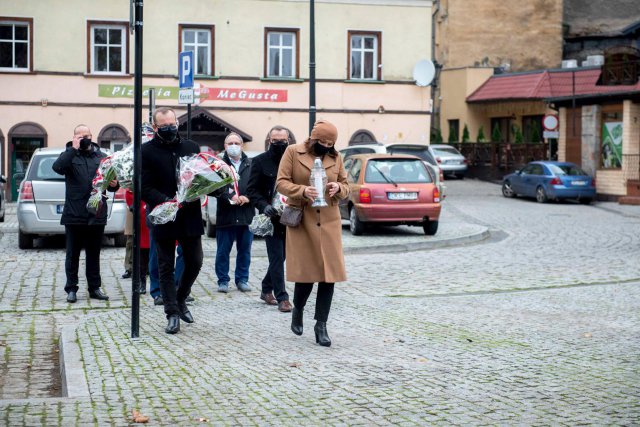 Tegoroczne powiatowe i miejskie obchody Święta Niepodległości w Kłodzku obchodzone było inaczej niż zwykle.