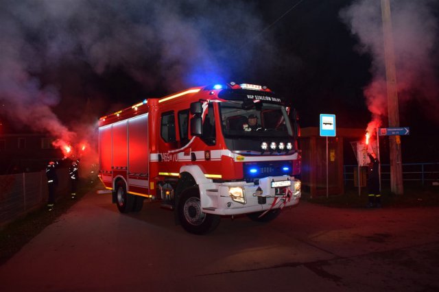 Do Ochotniczej Straży Pożarnej w Szalejowie Dolnym trafił nowy średni samochód ratowniczo-gaśniczy Volvo